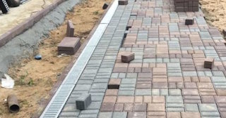 Профессиональная укладка плитки на улице в Городце в октябре