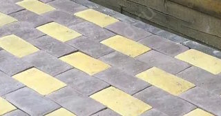 Укладка тротуарной плитки вокруг дома в Городце - цены от 810 руб.