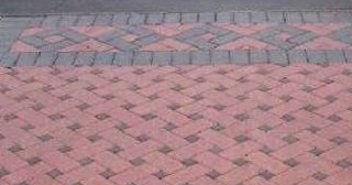 Укладка тротуарной плитки на старое бетонное основание в Городце в октябре