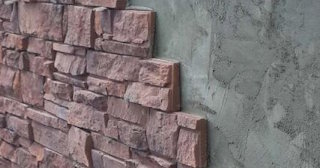 Качественная отделка цоколя фундамента снаружи в Городце в октябре